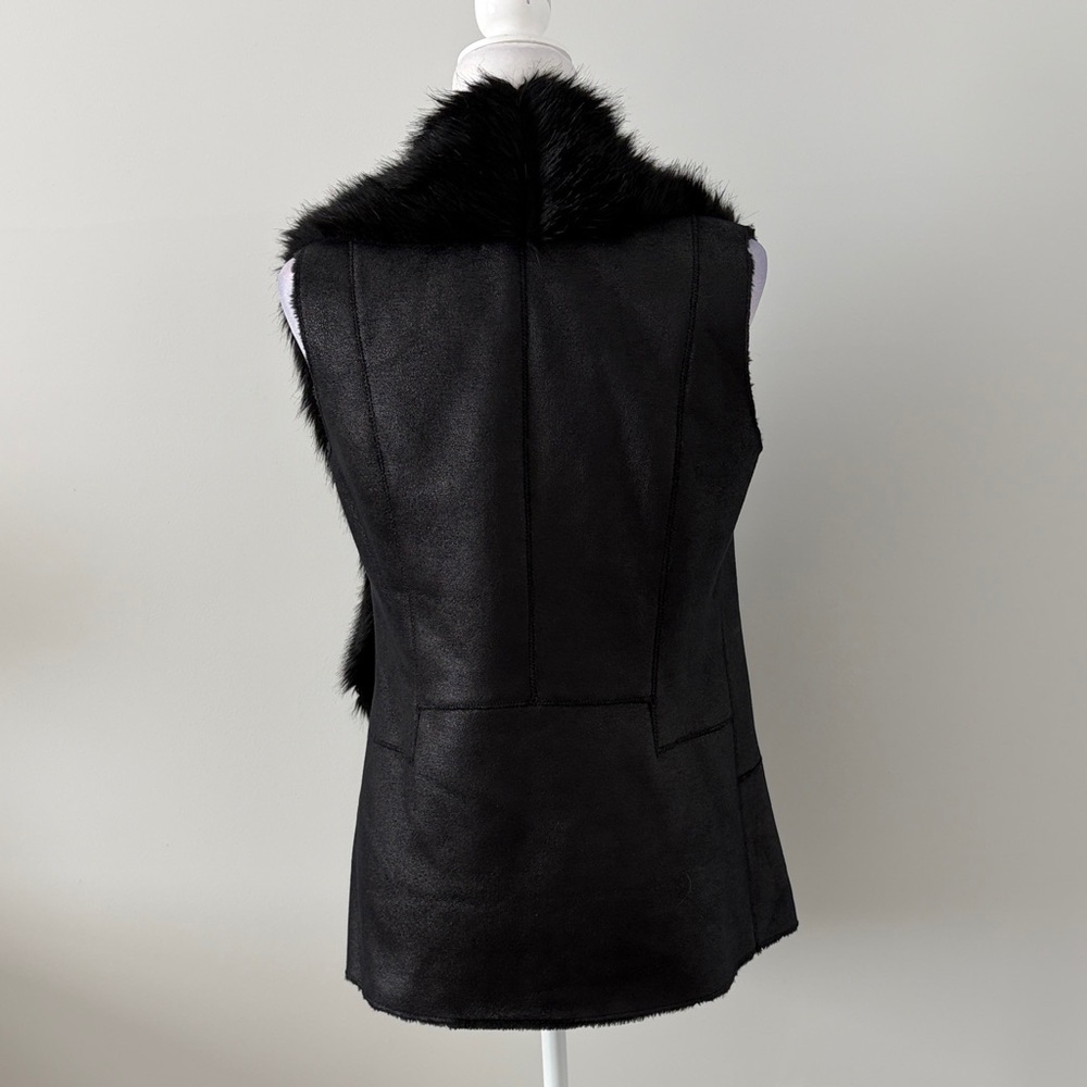 Dolce Cabo Sleeveless Jacket With Faux Fur Waterfall Collar - Picture 3 of 5